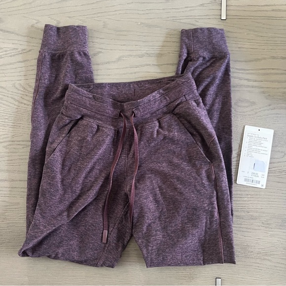 Lululemon Ready To Rulu Pant *Updated 29"
Heathered Arctic Plum Size 2 EUC - Picture 4 of 4